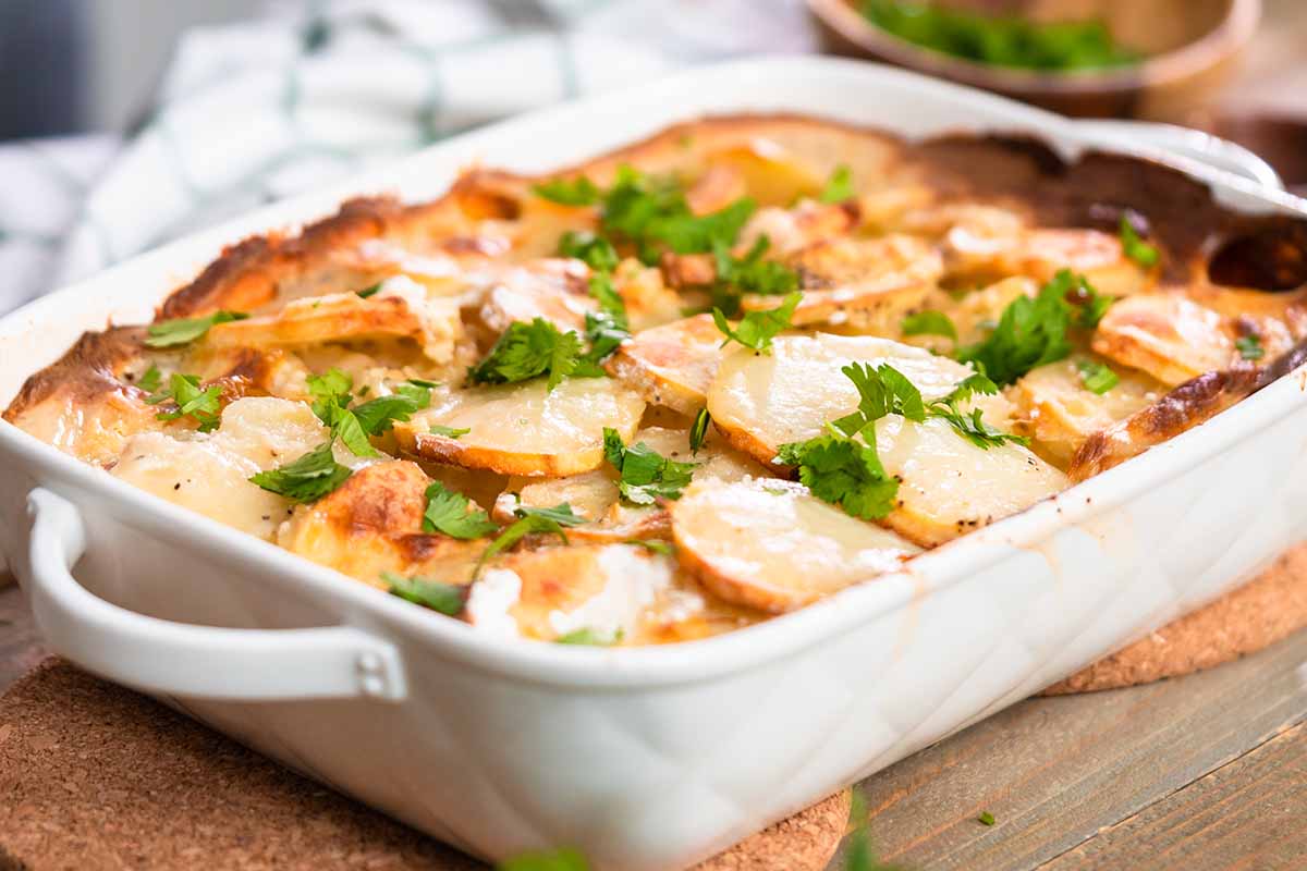 Easy Scalloped Potatoes Recipe. – Gymonset
