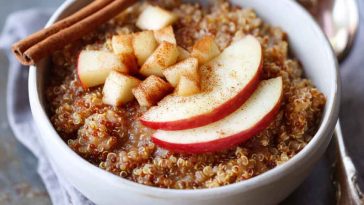 Warm apples, cozy spices, and protein-rich quinoa—this breakfast bowl is fall comfort in every bite! 🍎🍂🥣