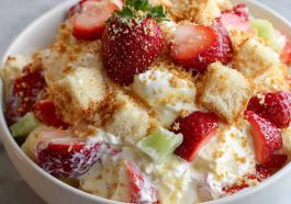 Creamy Hawaiian cheesecake salad with pineapple, mandarin oranges, and fluffy whipped topping.