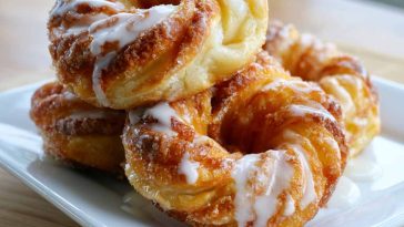 Light oven-baked French crullers with a sweet glaze, airy and golden.